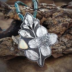 srebrny,wisior,z opalem etiopskim,z kwiatami - Naszyjniki - Biżuteria