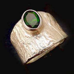 Ciekawy pierścień z czarnym opalem etiopskim - Pierścionki - Biżuteria