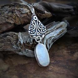 srebrny,wisior,z kamieniem księżycowym,unikat - Naszyjniki - Biżuteria