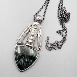 srebrny wisior z serafinitem - Wisiory - Biżuteria