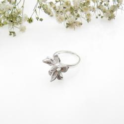 srebro,pierścionek,magnolia - Pierścionki - Biżuteria