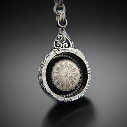 srebrny,dwustronny,wisior,z koralem fossil - Naszyjniki - Biżuteria