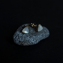 kolczyki,kamień księzycowy,minimalizm,pozłacane - Kolczyki - Biżuteria