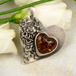 wisior w kształcie serca,naszyjnik z bursztynem - Wisiory - Biżuteria