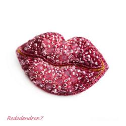 błyszcząca awangardowa broszka usta,lips,różowe - Broszki - Biżuteria