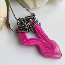 Naszyjnik wire wrapping z różowym agatem z druzą - Naszyjniki - Biżuteria