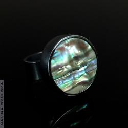 Oksydowany nowoczesny pierścień z masą perłową - Pierścionki - Biżuteria