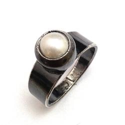nowoczesny pierścionek z perłą,srebro - Pierścionki - Biżuteria