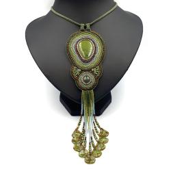 zielony naszyjnik z frędzlami - Naszyjniki - Biżuteria