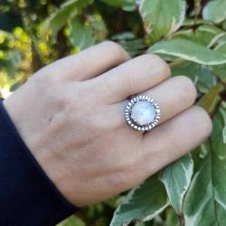 Elegancki pierścionek z kamieniem księżycowym, - Pierścionki - Biżuteria