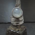 Pierścionki srebrny pierścionek z kamieniem księzycowym,surowy