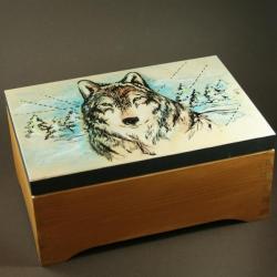 kuferek z wilkiem,rustykalny,rysowany - Pudełka - Wyposażenie wnętrz