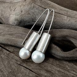 kolczyki srebrne,perły,metaloplastyka - Kolczyki - Biżuteria