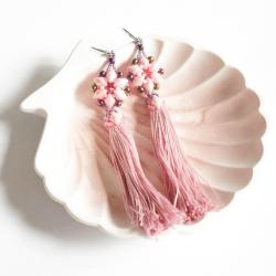 różowe delikatne kolczyki,chwosty,boho - Kolczyki - Biżuteria