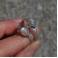 Pierścionki elegancki srebrny pierścionek z szarym kamieniem