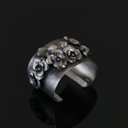 ekskluzywna srebrna bransoleta,szeroka z kwiatami - Bransoletki - Biżuteria