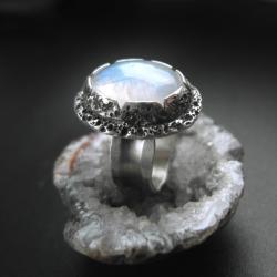 pierścionek,biżuteria,z kamieniem księżycowym - Pierścionki - Biżuteria