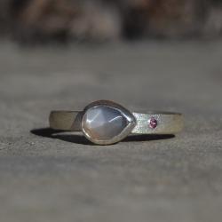 elegancki srebrny pierścionek z szarym kamieniem - Pierścionki - Biżuteria