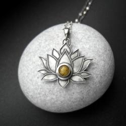 wisior,biżuteria,lotos,rękodzieło,kwiat lotosu - Wisiory - Biżuteria