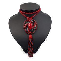 haft koralikowy,długi czerwony wisiorek - Wisiory - Biżuteria