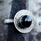 Srebrny pierścionek tribal z czarnym onyksem