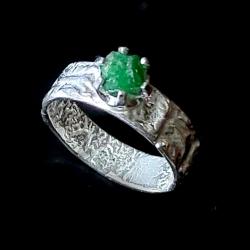szmaragd,srebrny surowy pierścionek - Pierścionki - Biżuteria
