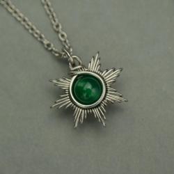 mały wisiorek gwiazda,zielony onyks,wire wrapping - Wisiory - Biżuteria