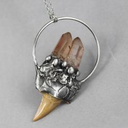 naszyjnik z zębem rekina,naszyjnik z kryształami - Naszyjniki - Biżuteria