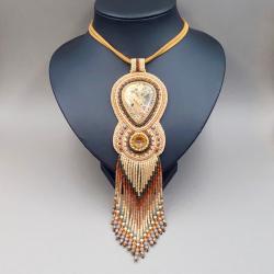 beżowy naszyjnik z agatem,haft koralikowy - Naszyjniki - Biżuteria