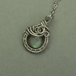 mały wisiorek,labradoryt,wire wrapping - Wisiory - Biżuteria