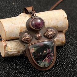 eudialit,rubin,miedziany,wisiorek - Wisiory - Biżuteria