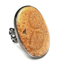 Surowy pierścień z pięknym skamieniałym koralowcem - Pierścionki - Biżuteria