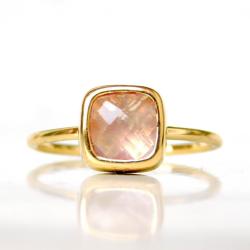 złoty pierścionek z kwarcem różowym poduszka - Pierścionki - Biżuteria
