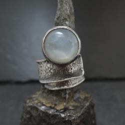 srebrny pierścionek z kamieniem księzycowym,surowy - Pierścionki - Biżuteria