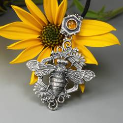 pszczoła,pszczółka,kwiaty,miodowy,bursztyn - Wisiory - Biżuteria