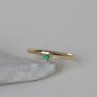 Pierścionki minimalizm,złoty pierścionek z zielonym onyksem